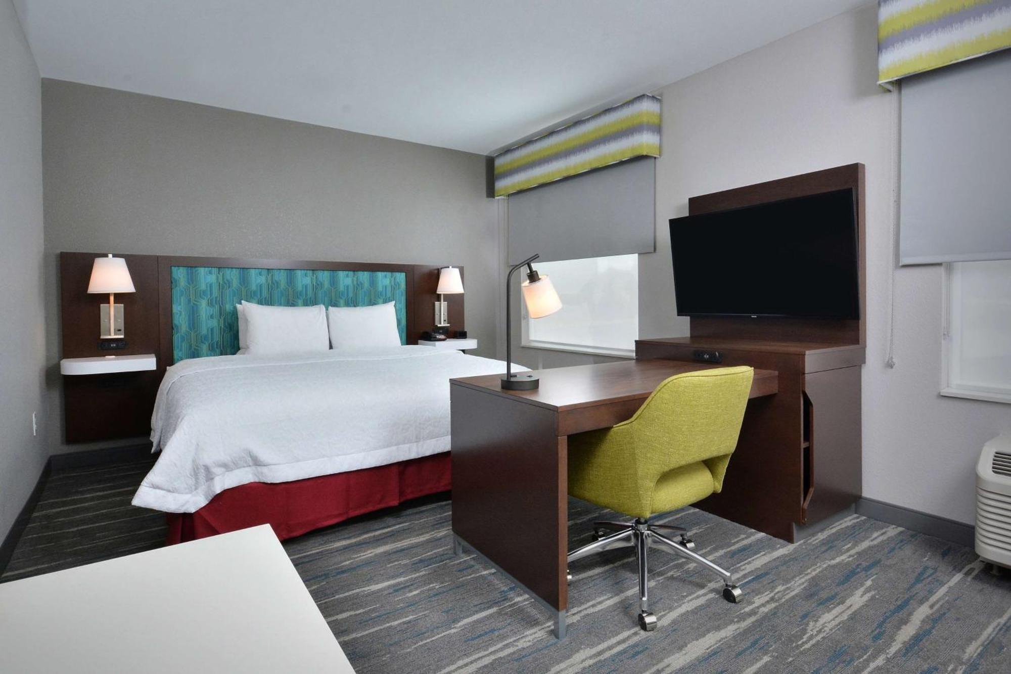 Hampton Inn & Suites Charlotte North I 485 Exterior photo