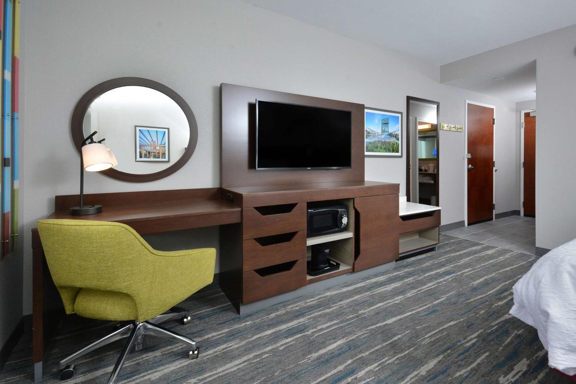 Hampton Inn & Suites Charlotte North I 485 Exterior photo